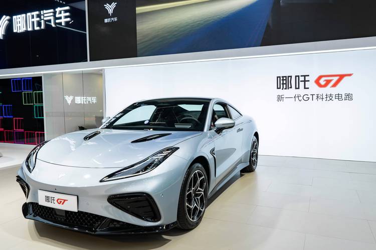 东莞东坑镇利旺恒企业管理咨询哪吒汽车在智能汽车领域的表现，领途汽车在新能源汽车市场中的影响力